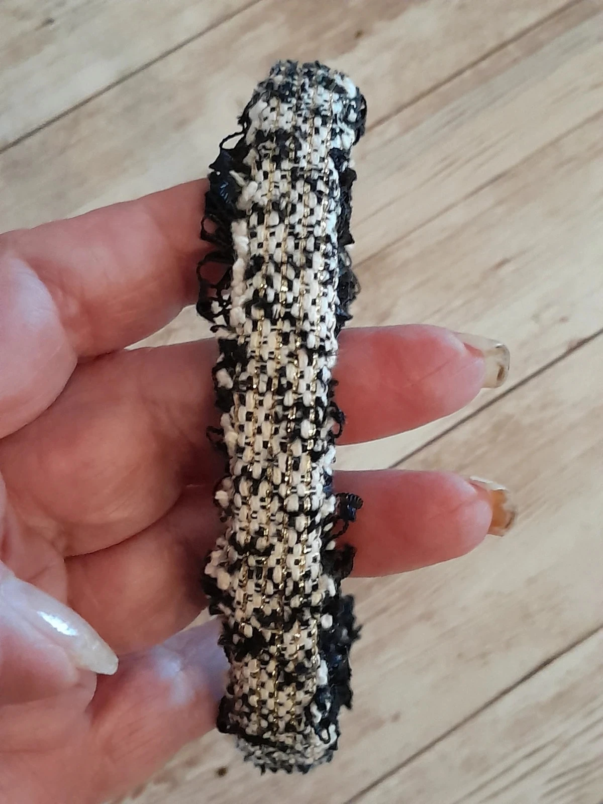 Cabeça de serra, salpicado, cor preto e branco – photo 3